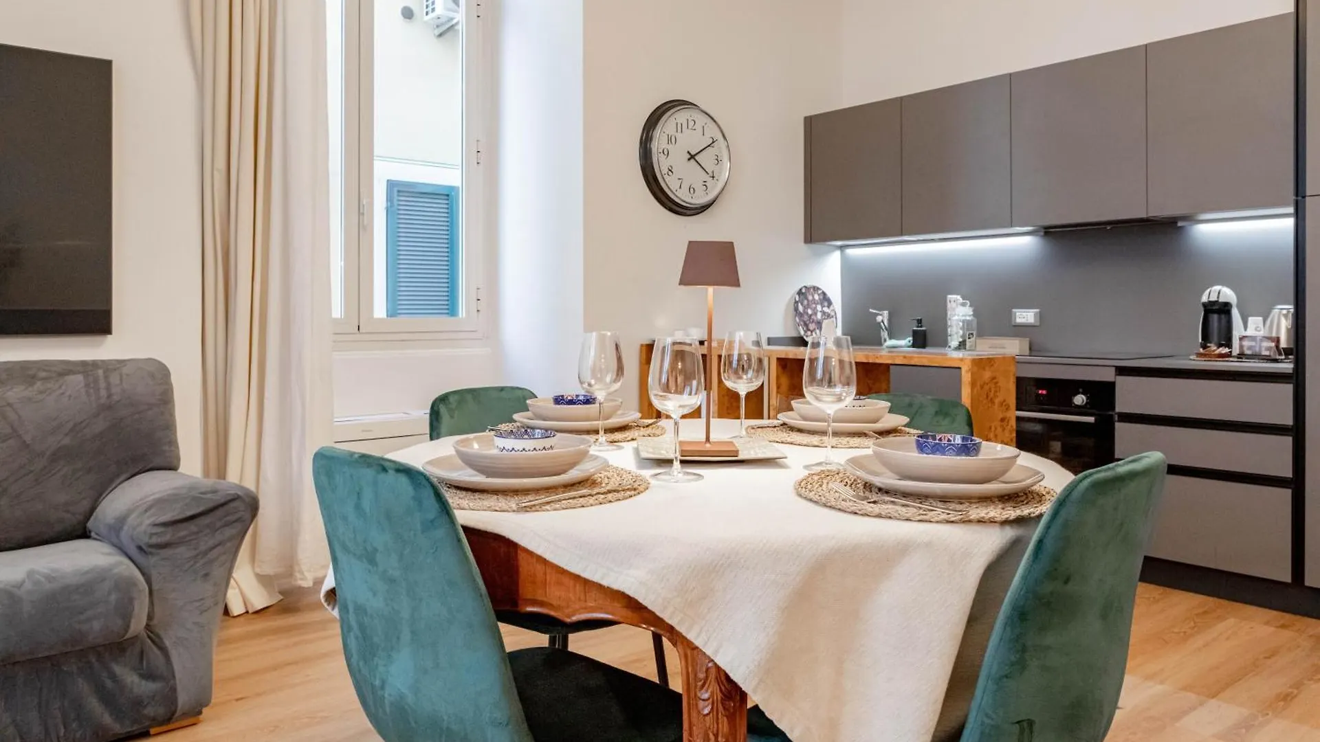 H11 The King'S Apartment Ariston - Centro Sanremo Italy