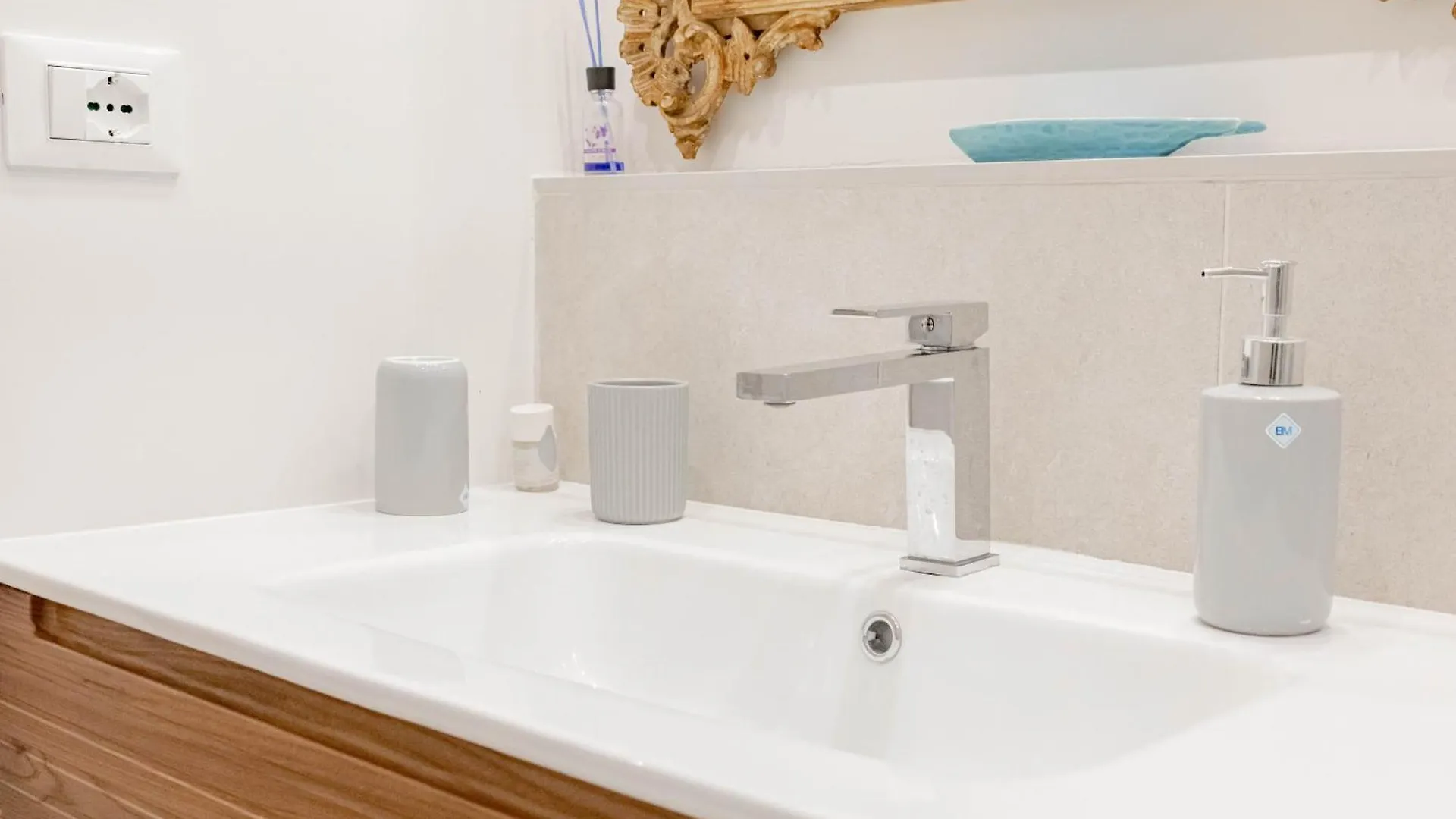 H11 The King'S Apartment Ariston - Centro Sanremo 0*,  Italy